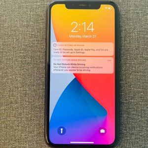 iPHONE 11 64 GB Black - Six Months Store Warranty